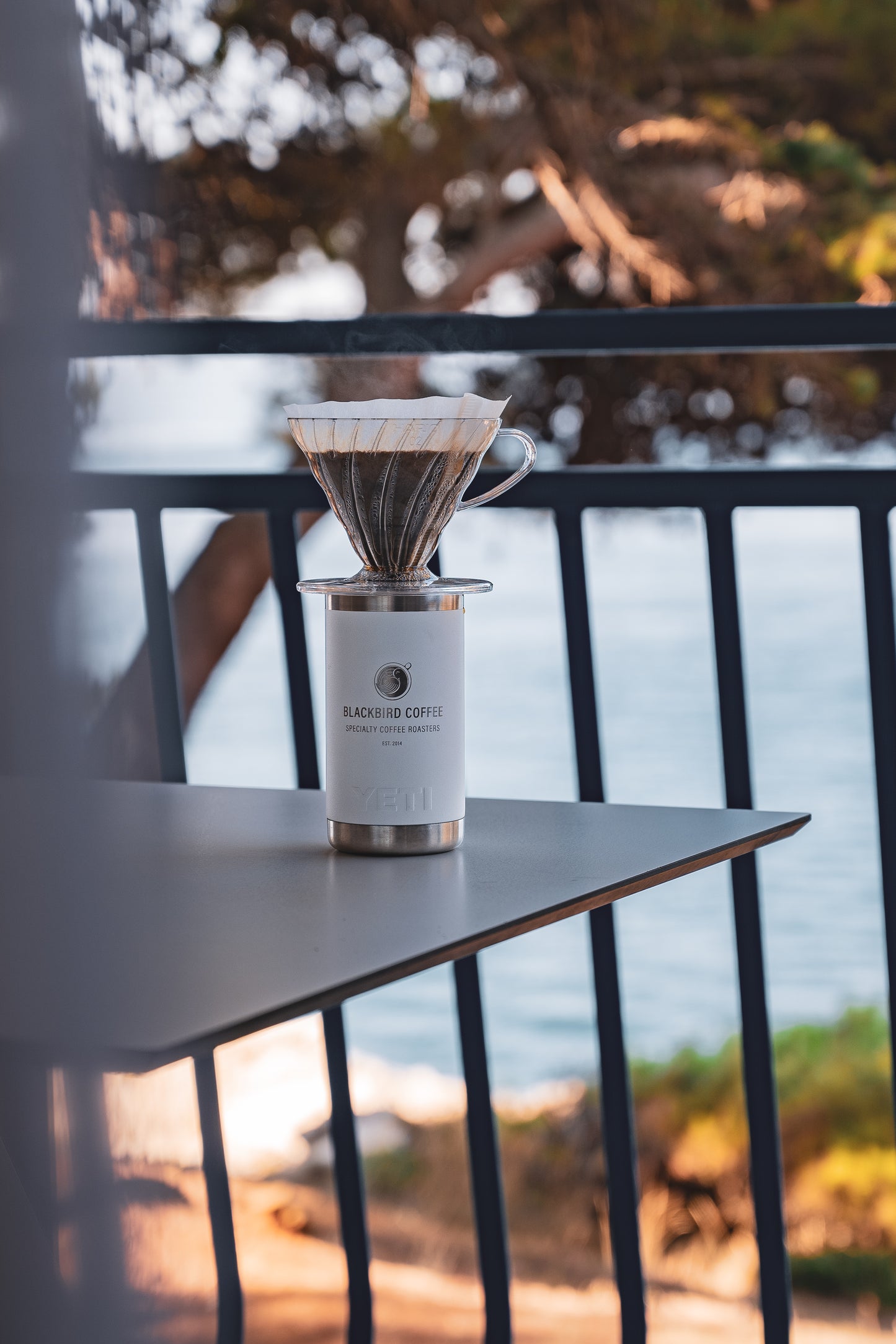 BLACKBIRD Thermobecher (weiß)